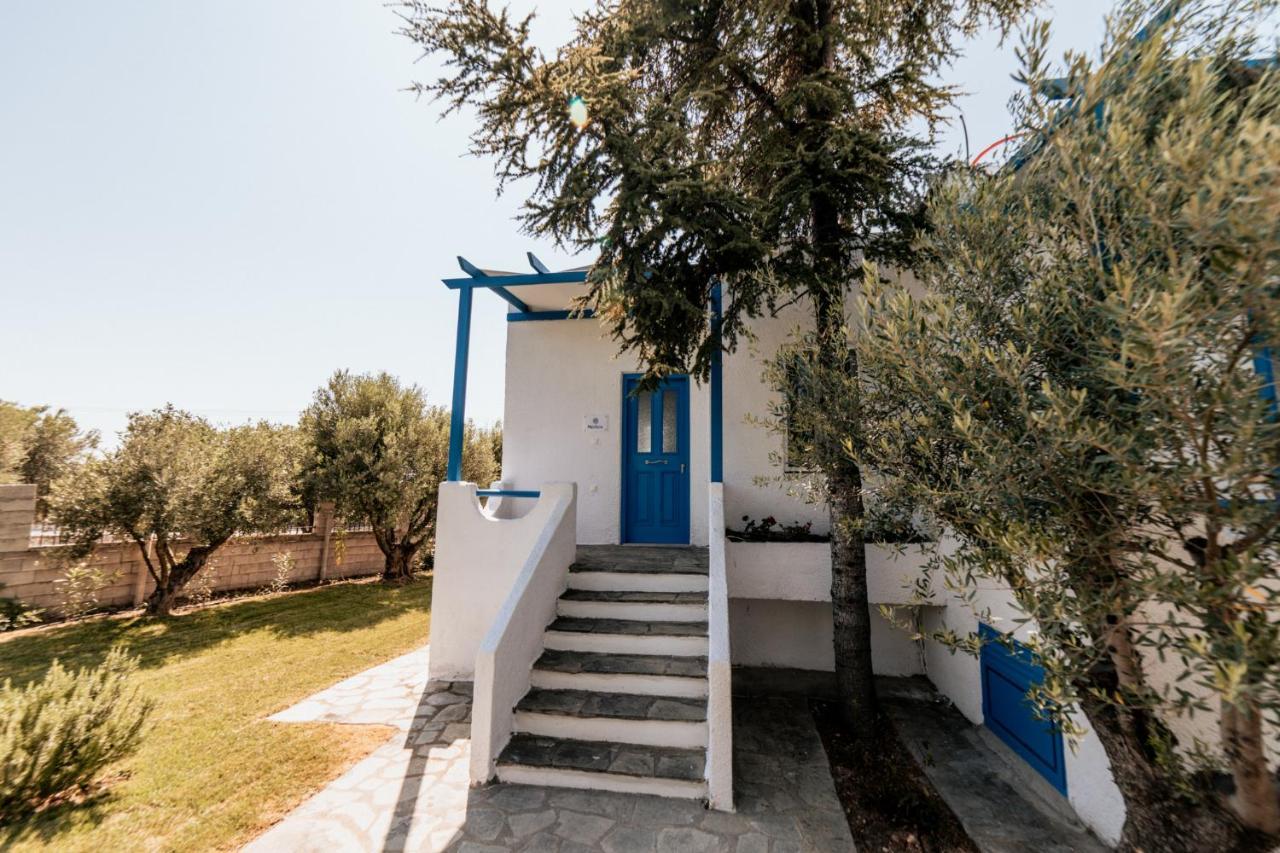 Cyclades Luxury Studios Nea Poteidaia Exterior photo