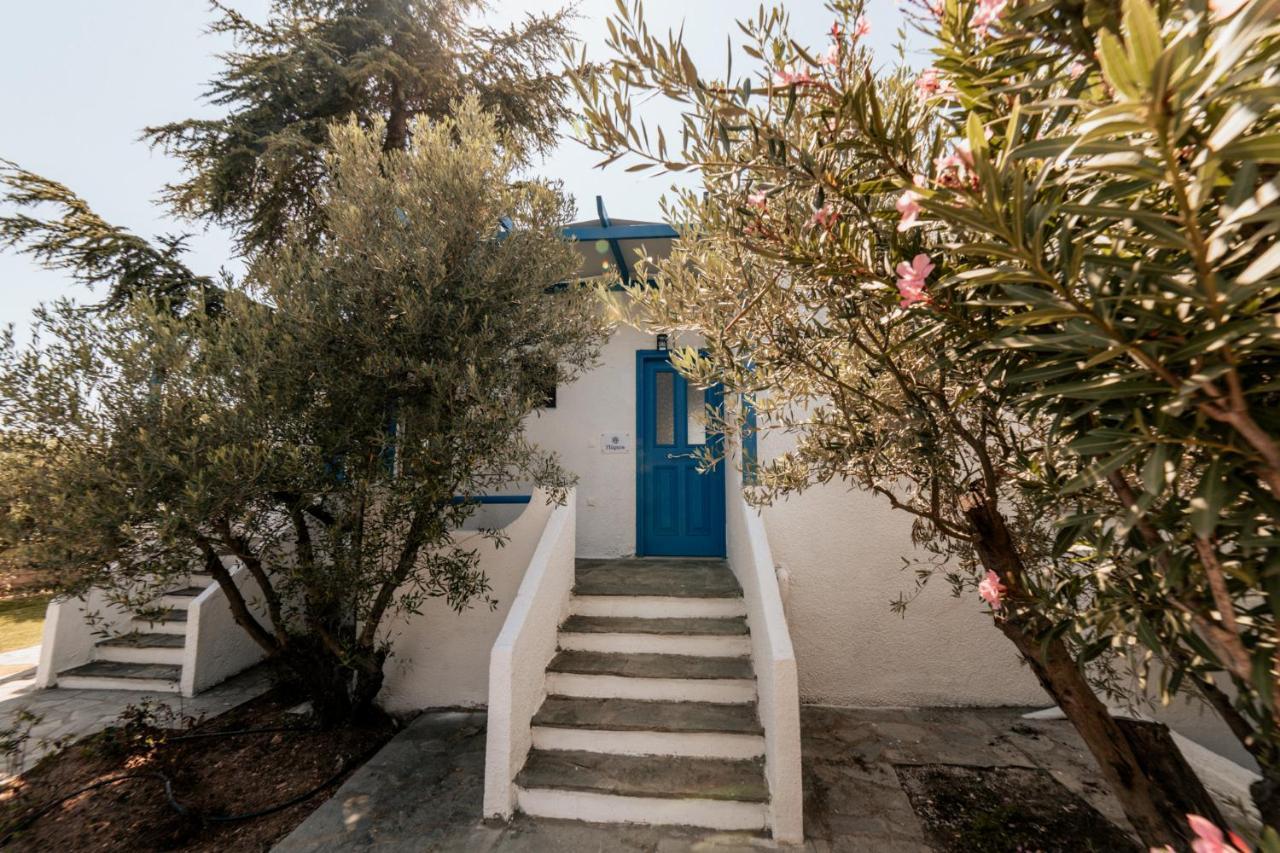 Cyclades Luxury Studios Nea Poteidaia Exterior photo