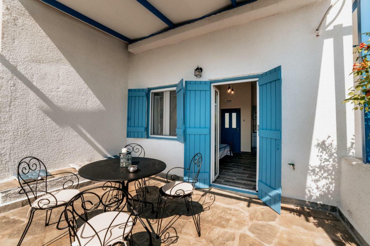 Cyclades Luxury Studios Nea Poteidaia Exterior photo
