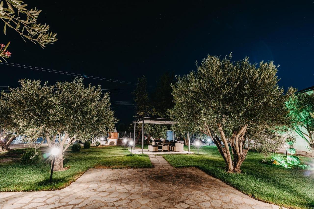 Cyclades Luxury Studios Nea Poteidaia Exterior photo